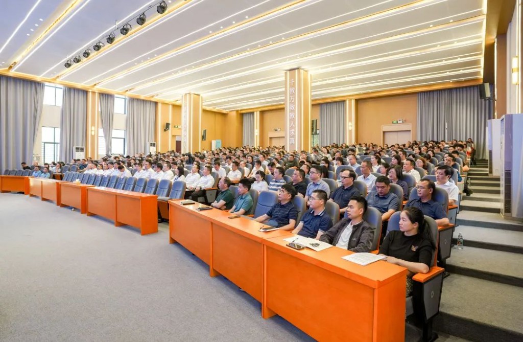 dabd2c3730d9552dcca1f16f4b1504de